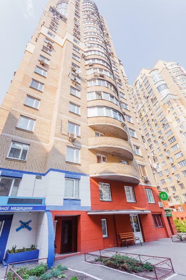 Апартаменты Возле Мвц Kyiv Exterior foto