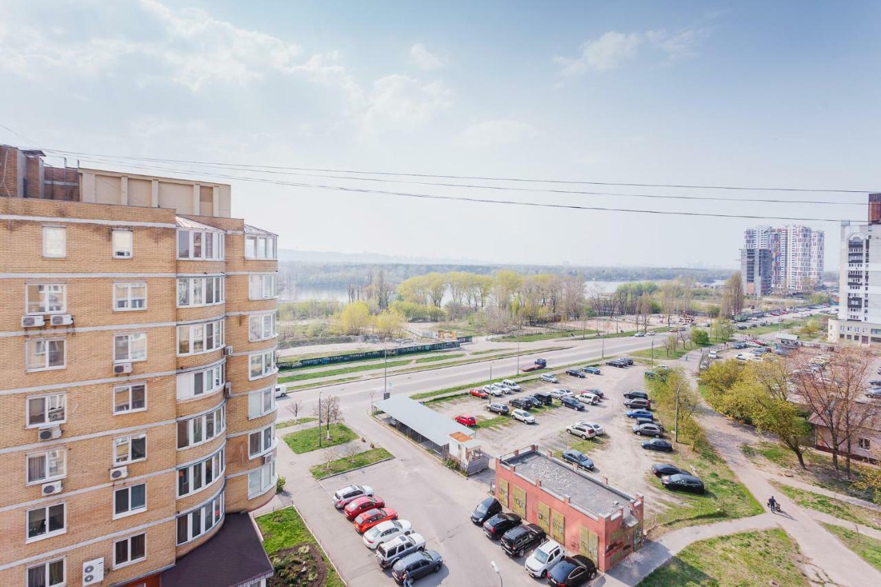 Апартаменты Возле Мвц Kyiv Exterior foto